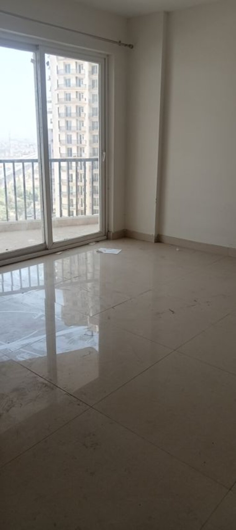 Room, sector 107 3 Bedroom 1735 Sq.Ft. Apartment In Sector 107 Noida 10333190
