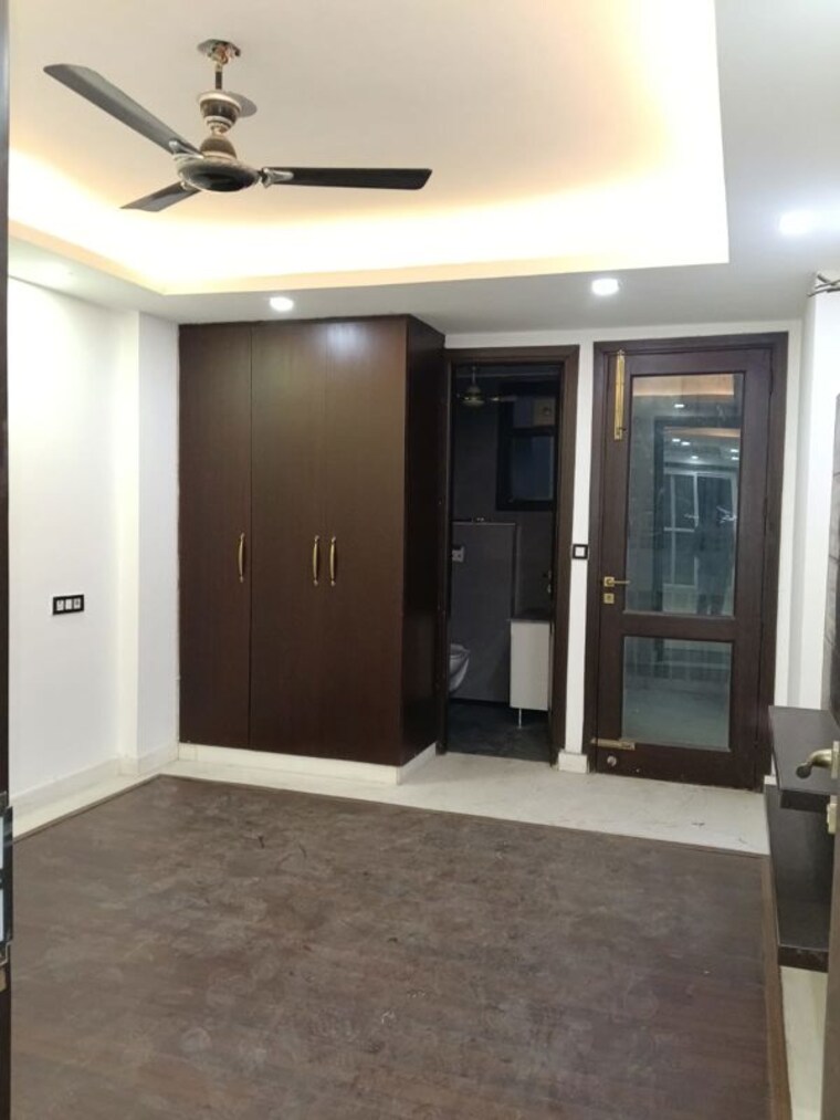 Room, greater kailash i 3 Bedroom 1950 Sq.Ft. Apartment In Greater Kailash I Delhi 10333219