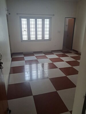 Room in 3 BHK Independent House at Gomti Nagar – for Rent