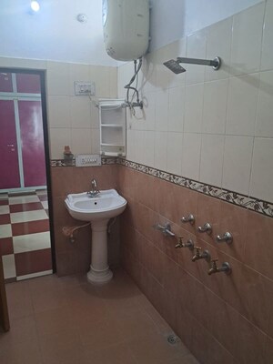 Bathroom in 3 BHK Independent House at Gomti Nagar – for Rent