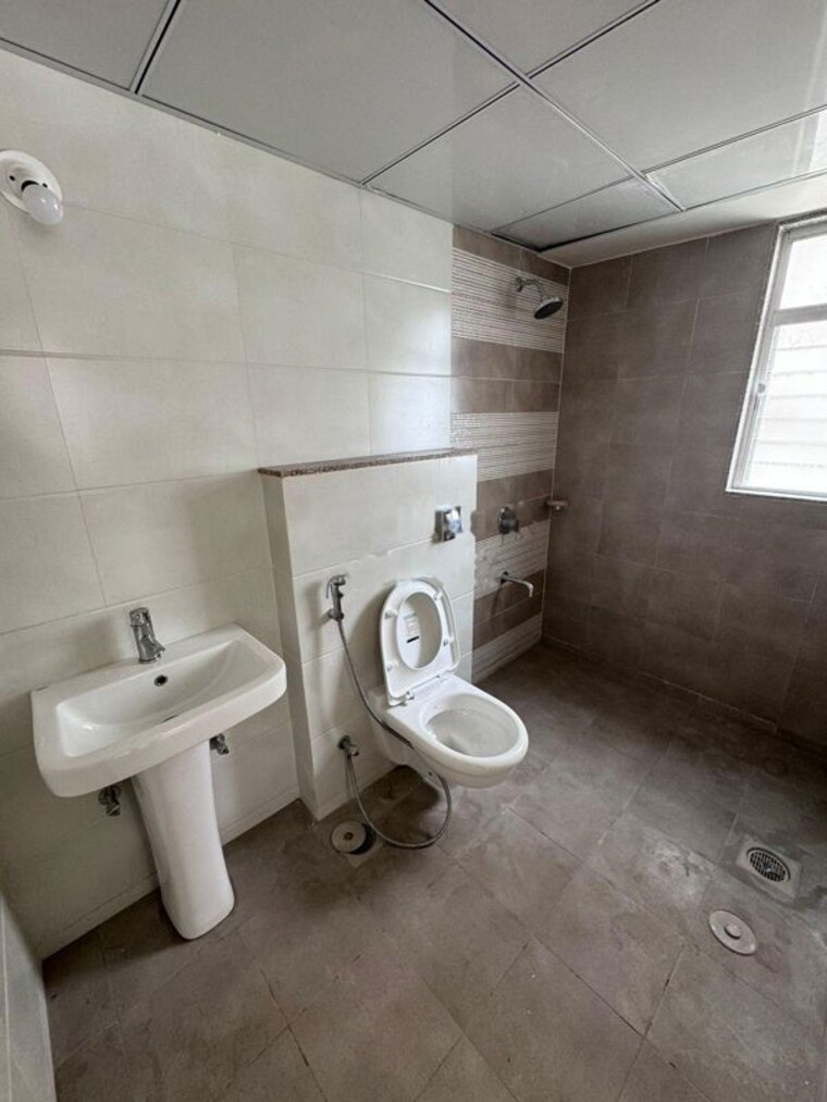 Bathroom, avon-vista 3 Bedroom 1557 Sq.Ft. Apartment In Balewadi Pune 10333257