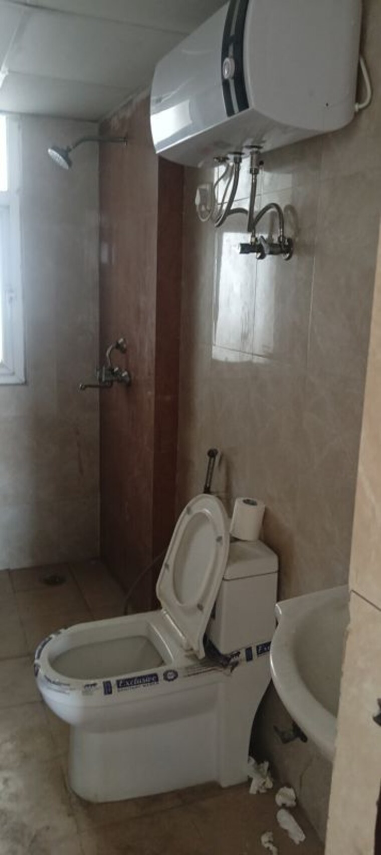 Bathroom, sector 107 4 Bedroom 2825 Sq.Ft. Apartment In Sector 107 Noida 10333231