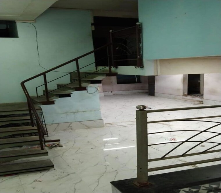 undefined, parel Commercial Shop 1500 Sq.Ft. In Parel Mumbai 10333306