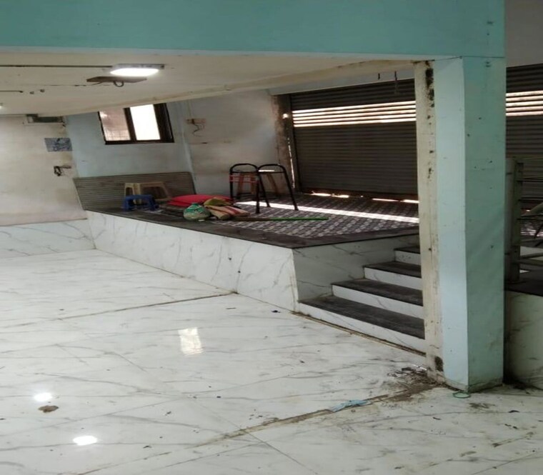 Exterior View, parel Commercial Shop 1500 Sq.Ft. In Parel Mumbai 10333306