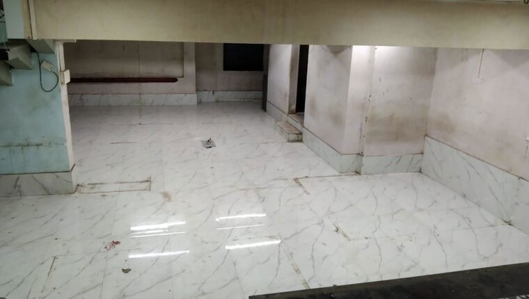 Bathroom, parel Commercial Shop 1500 Sq.Ft. In Parel Mumbai 10333306