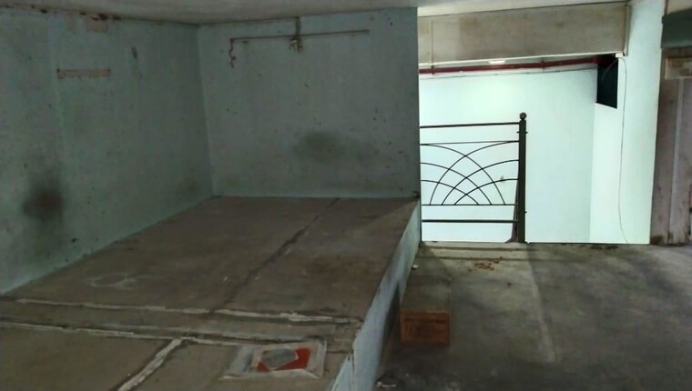 undefined, parel Commercial Shop 1500 Sq.Ft. In Parel Mumbai 10333306