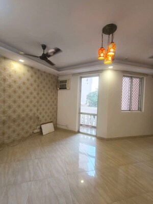 Bedroom in 2.5 BHK Apartment at DLF The Princeton Estate, Dlf Phase V – for Rent