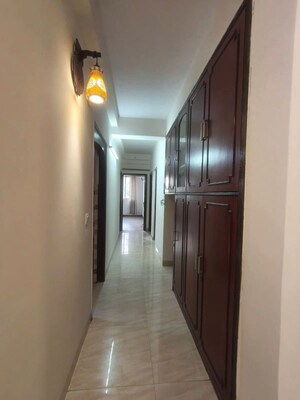 Building Lobby in 2.5 BHK Apartment at DLF The Princeton Estate, Dlf Phase V – for Rent