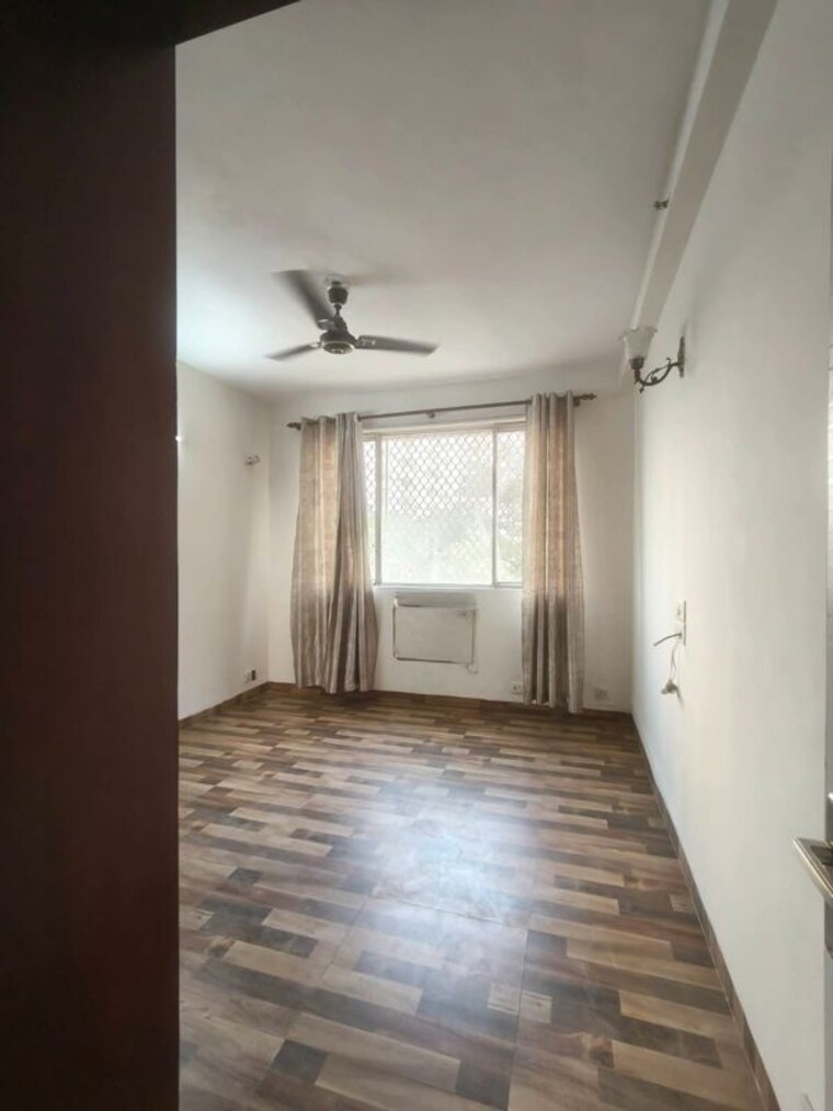 Room, dlf-the-princeton-estate 2.5 Bedroom 1550 Sq.Ft. Apartment In Dlf Phase V Gurgaon 10333300