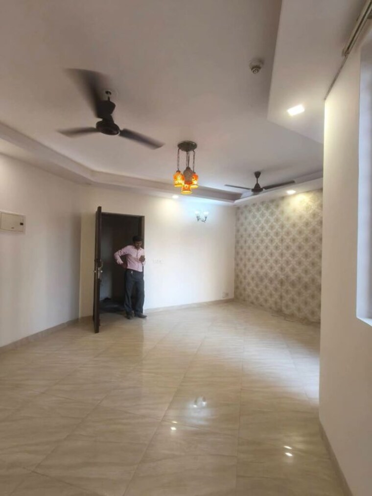 Bathroom, dlf-the-princeton-estate 2.5 Bedroom 1550 Sq.Ft. Apartment In Dlf Phase V Gurgaon 10333300