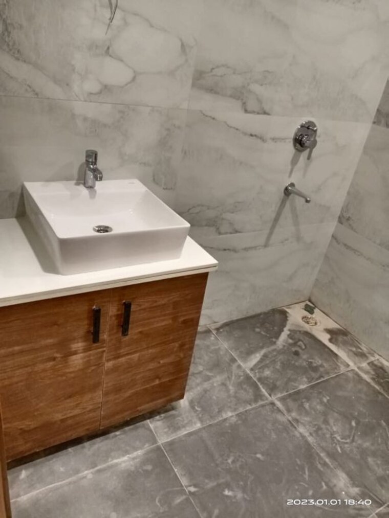 Bathroom, saket 2 Bedroom 900 Sq.Ft. Independent House In Saket Delhi 10333303