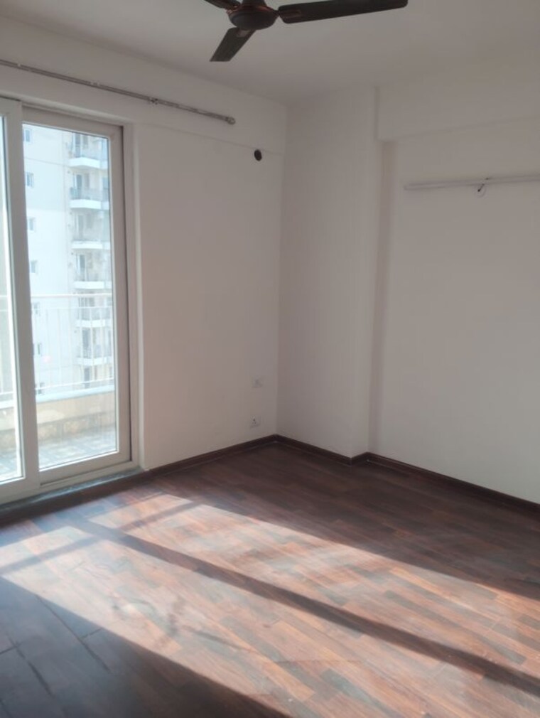 Room, bptp-discovery-park 3 Bedroom 1650 Sq.Ft. Apartment In Sector 80 Faridabad 10333333