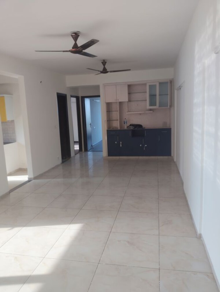 Room, bptp-discovery-park 3 Bedroom 1650 Sq.Ft. Apartment In Sector 80 Faridabad 10333333