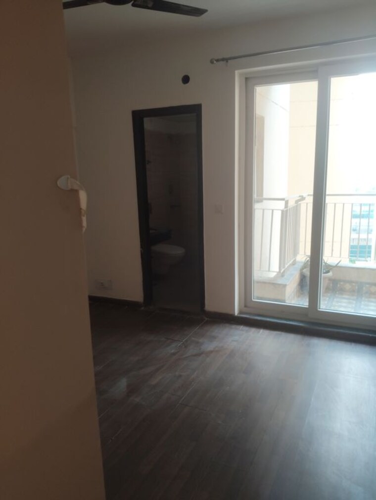 Room, bptp-discovery-park 3 Bedroom 1650 Sq.Ft. Apartment In Sector 80 Faridabad 10333333