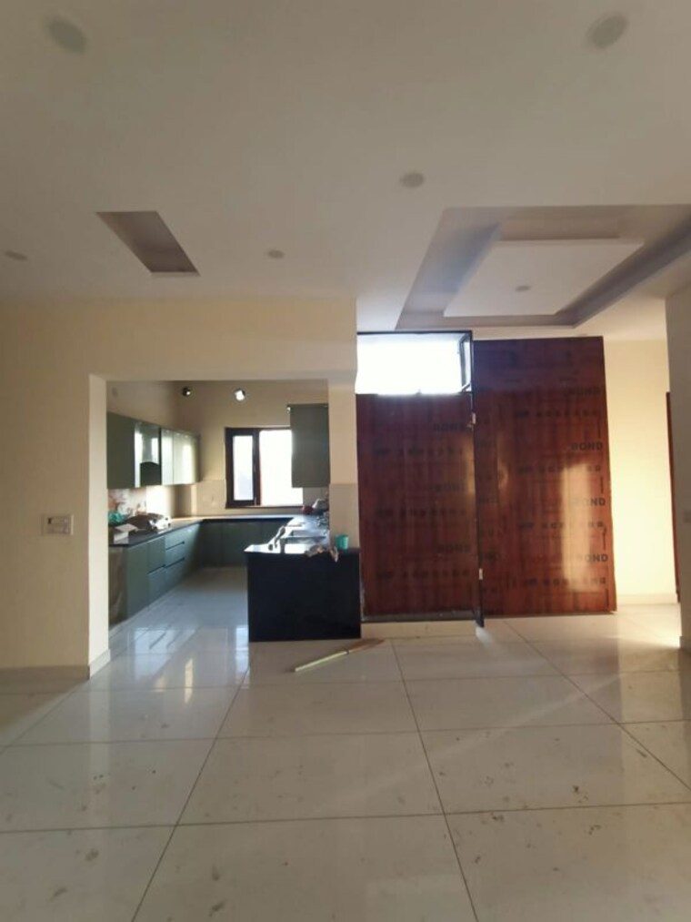 Living Room, sector 4 3.5 Bedroom 2700 Sq.Ft. Builder Floor In Sector 4 Panchkula 10333339