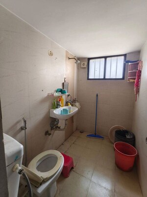Bathroom in 2 BHK Builder Floor at Sector 52 – for Rent