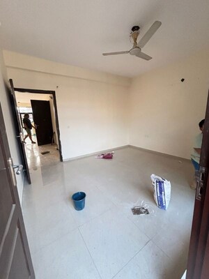 Room in 3 BHK Builder Floor at Omaxe New Chandigarh, North Mullanpur – for Rent