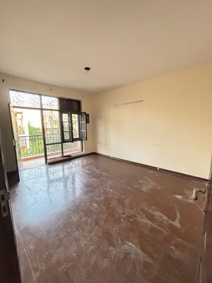 Room in 3 BHK Builder Floor at Omaxe New Chandigarh, North Mullanpur – for Rent