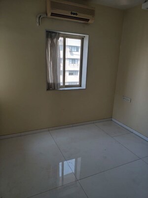 Room in 2 BHK Apartment at Mehrdad CHS, Cuffe Parade – for Sale