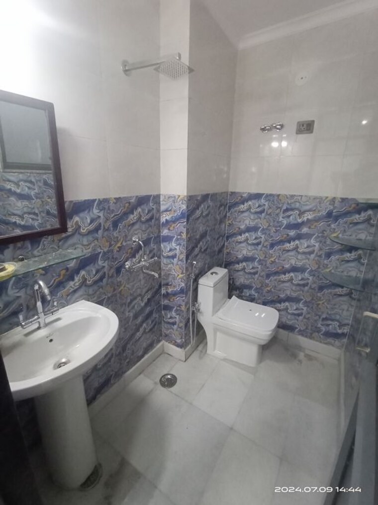 Bathroom, vasant kunj 3 Bedroom 13000 Sq.Ft. Builder Floor In Vasant Kunj Delhi 10232658