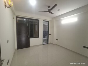 Room in 3 BHK Builder Floor at Vasant Kunj – for Rent