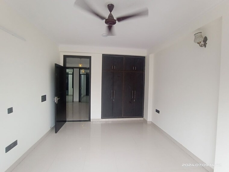 Room, vasant kunj 3 Bedroom 13000 Sq.Ft. Builder Floor In Vasant Kunj Delhi 10232658