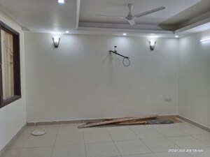 Room in 3 BHK Builder Floor at Vasant Kunj – for Rent