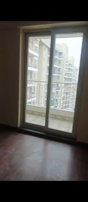 Room in 3 BHK Apartment at BPTP Discovery Park, Sector 80 – for Rent