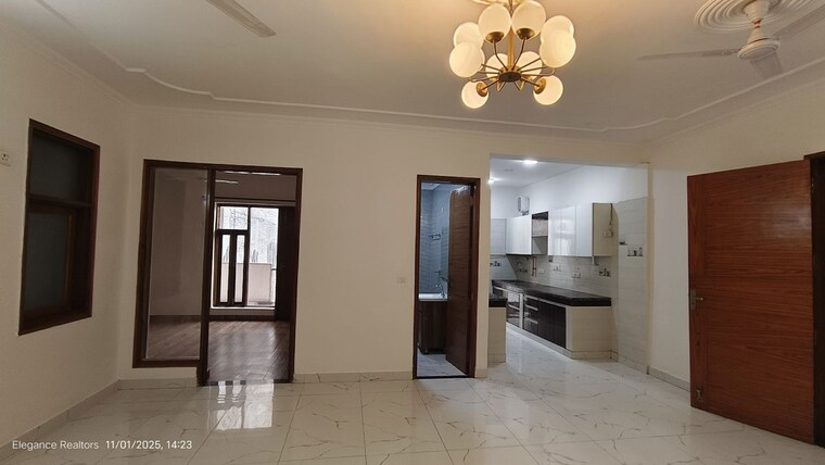 Room, vasant kunj 3 Bedroom 1450 Sq.Ft. Builder Floor In Vasant Kunj Delhi 9950373