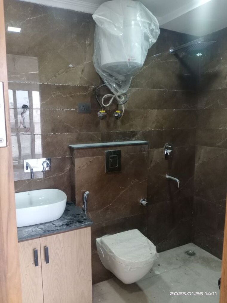 Bathroom, vasant kunj 3 Bedroom 1350 Sq.Ft. Builder Floor In Vasant Kunj Delhi 9950178