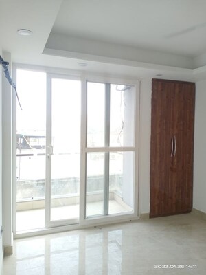 Room in 3 BHK Builder Floor at Vasant Kunj – for Rent