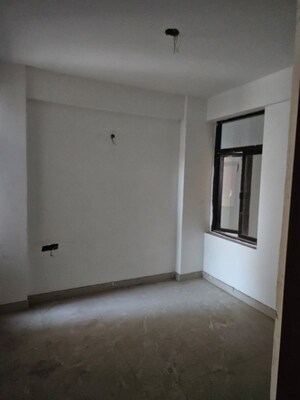 Room in 3 BHK Apartment at Amolik Sankalp, Sector 85 – for Rent