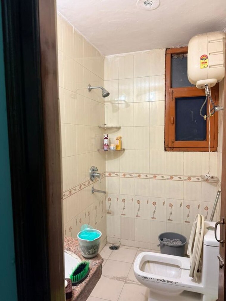 Bathroom, penta-homes 2 Bedroom 900 Sq.Ft. Apartment In Vip Road Zirakpur 10333506
