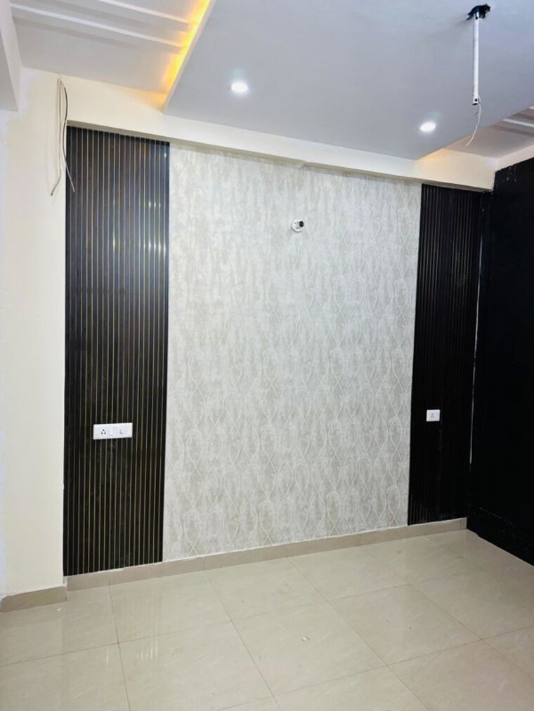Room, pir machalla 2 Bedroom 120 Sq.Yd. Builder Floor In Pir Machalla Zirakpur 10333558