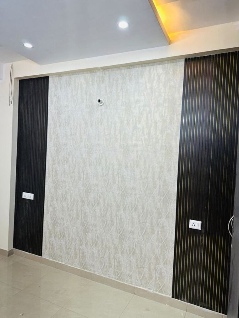 Room, pir machalla 2 Bedroom 120 Sq.Yd. Builder Floor In Pir Machalla Zirakpur 10333558