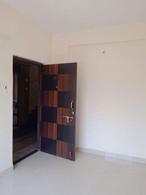 Room in 1 BHK Apartment at Digambar Nagar – for Rent