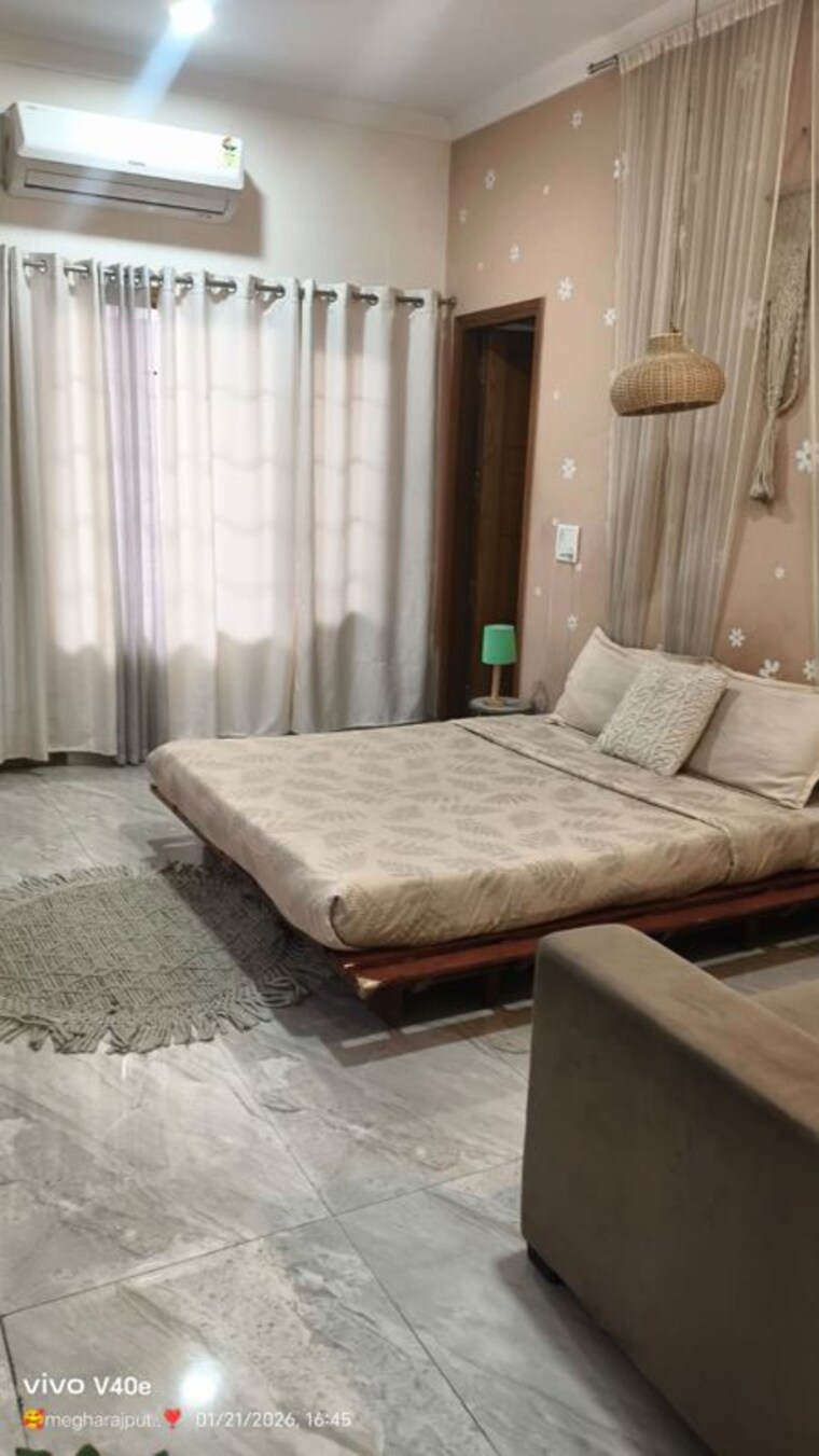 Bedroom, sector 33 1 RK 250 Sq.Ft. Builder Floor In Sector 33 Gurgaon 10333308