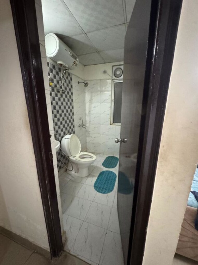 Bathroom, galaxy-royale 2 Bedroom 1050 Sq.Ft. Apartment In Gaur City 2 Greater Noida 10333605