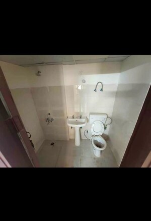 Bathroom in 3 BHK Apartment at Amolik Heights, Sector 88 – for Sale