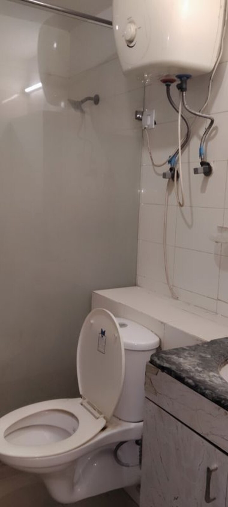 Bathroom, bptp-park-grandeura 3.5 Bedroom 2032 Sq.Ft. Apartment In Sector 82 Faridabad 10333624