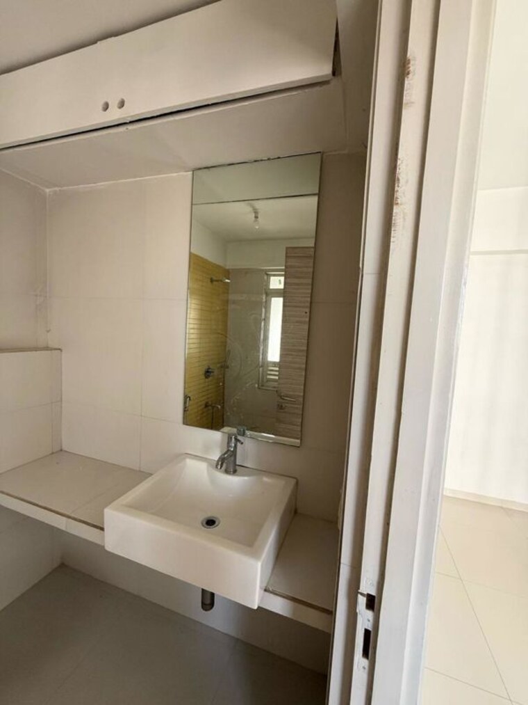 Bathroom, group-seven-rushi-heights 2 Bedroom 1000 Sq.Ft. Apartment In Goregaon East Mumbai 10333649