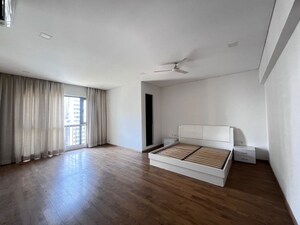 Room in 4 BHK Apartment at Panchshil One North, Magarpatta City – for Rent