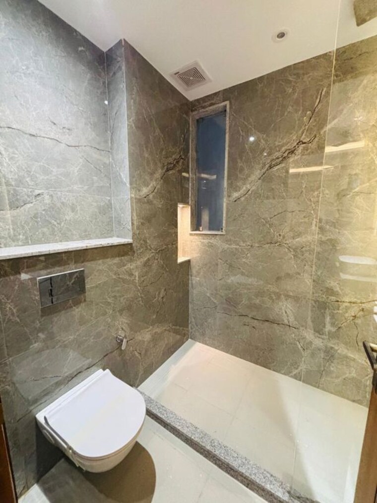 Bathroom, sector 46 6+ Bedroom 270 Sq.Yd. Independent House In Sector 46 Gurgaon 10333669