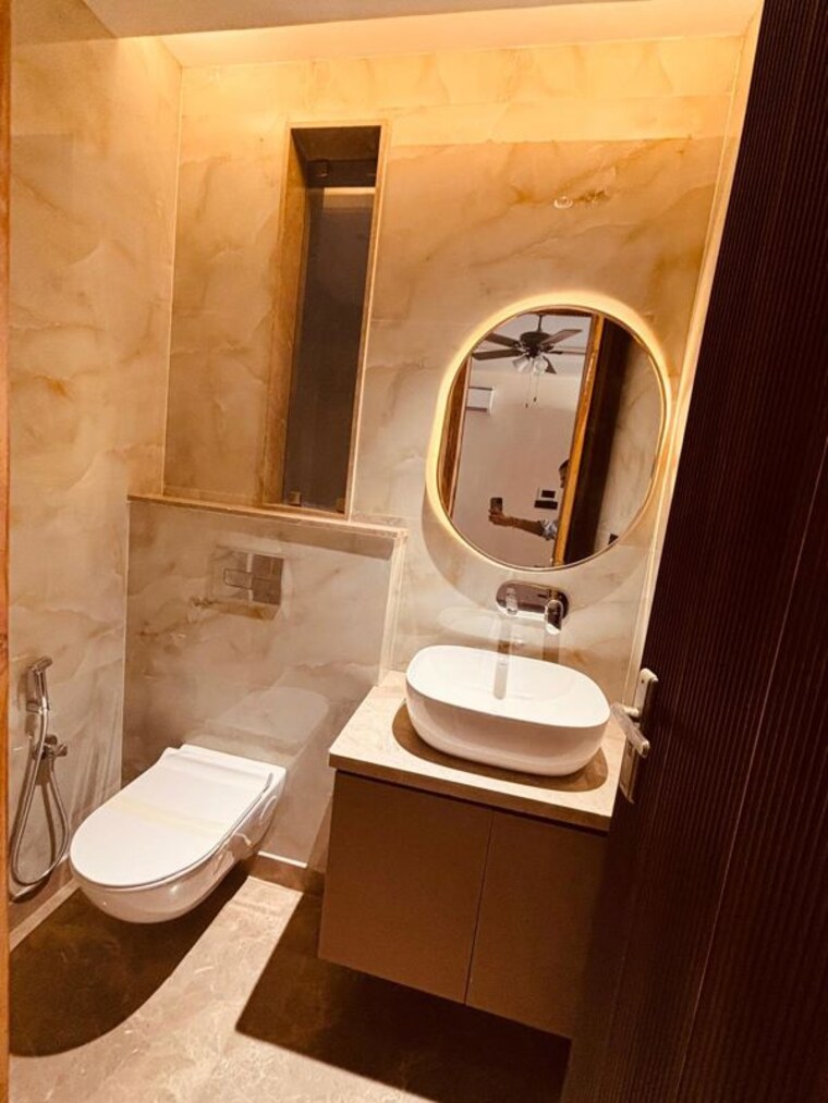 Bathroom, sector 46 6+ Bedroom 270 Sq.Yd. Independent House In Sector 46 Gurgaon 10333669
