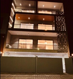 Kitchen in 6+ BHK Independent House at Sector 46 – for Sale