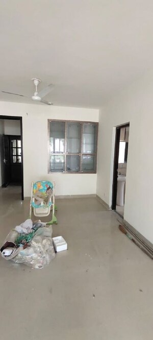 Room in 2.5 BHK Apartment at Puri Pratham, Sector 84 – for Sale