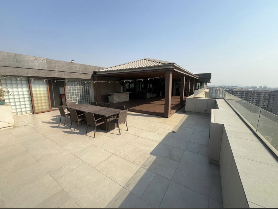 6 BHK + Pooja Room,Servant Room,Study Room,Extra Room Penthouse For Sale in Versova