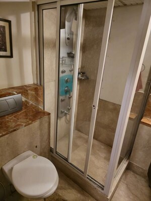 Building Lobby in 4 BHK Apartment at Parsvnath Exotica, Sector 53 – for Sale