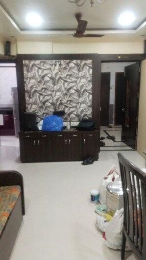Furnished Amenities in 1 BHK Apartment at Kshitij CHS, Goregaon East – for Rent