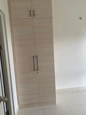 Room in 2 BHK Apartment at J C Nagar – for Rent